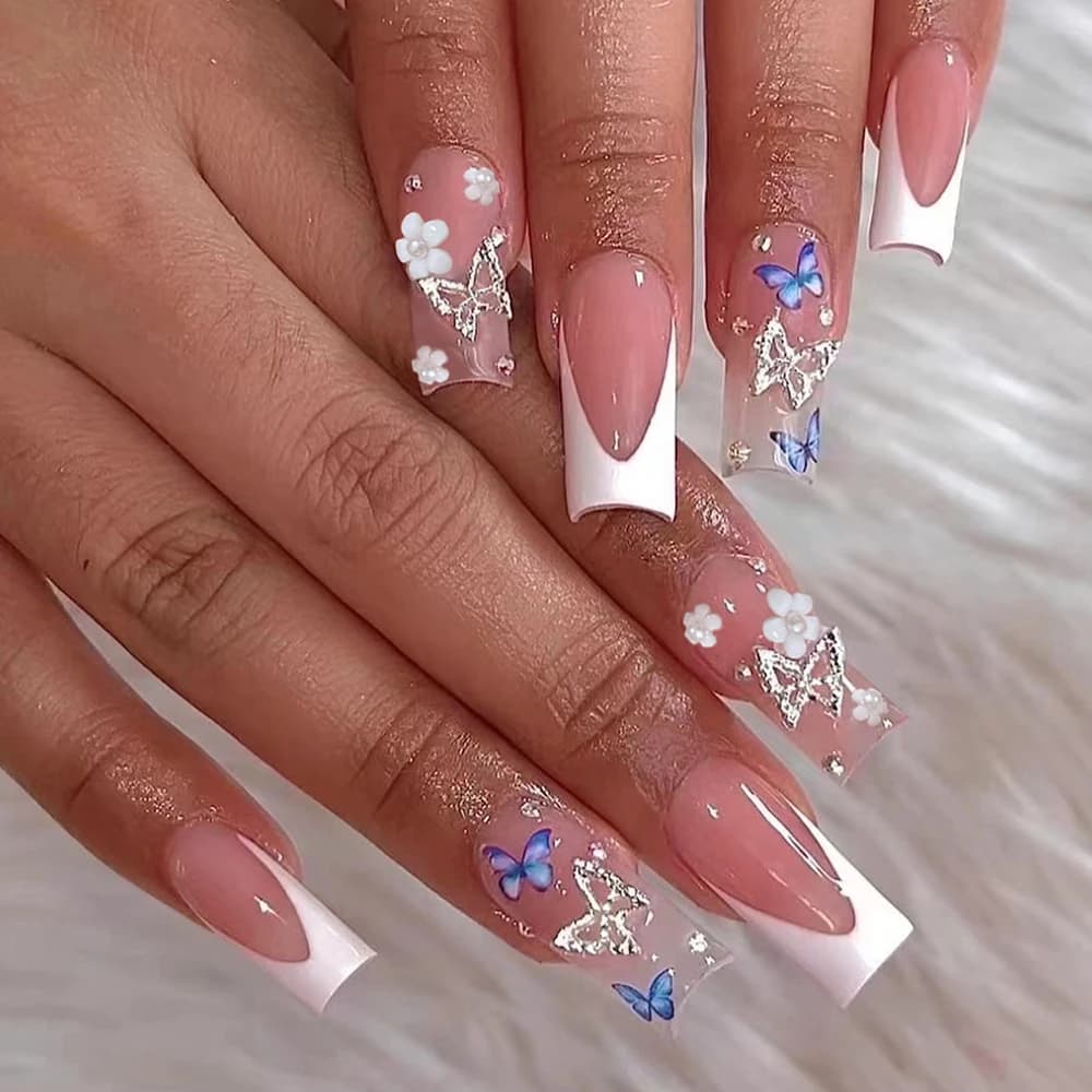 Ottieni glamour con, 24 pezzi in lega 3D farfalla quadrata bianca francese acrilica stampa sulle unghie punte fiore 3D con perle di strass de