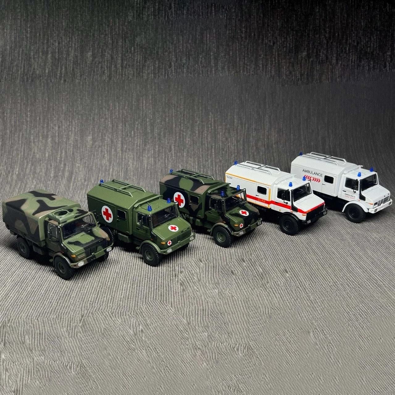 Unimog Fuoristrada Camion Militare Pressofuso in Metallo Colore Misto Altro Metallo Militare 1:64 Modello Kit di Artigianato, Puzzle da Collezione
