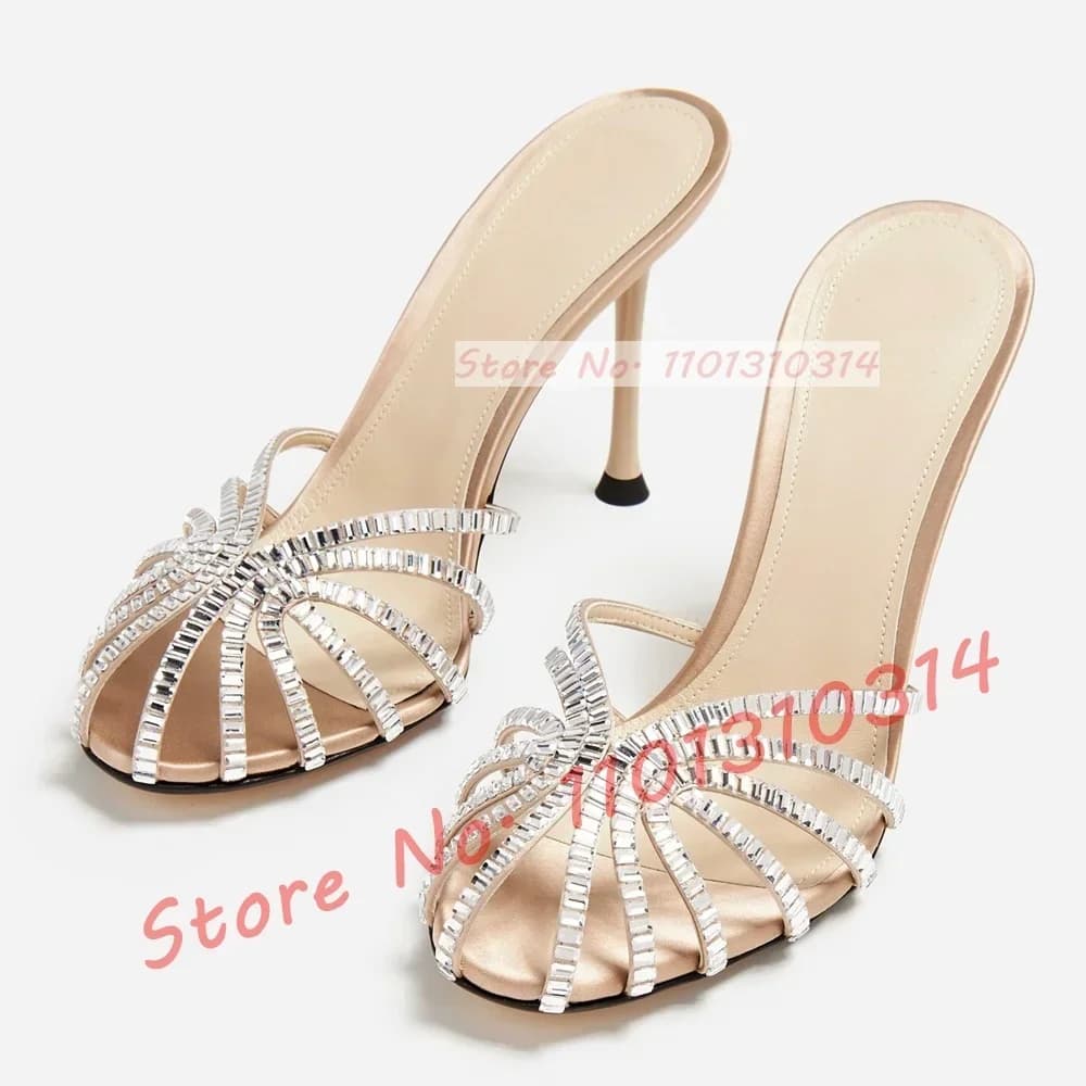 Pantofole in seta con tacco alto con pietre preziose Pantofole da donna con tacco a spillo in gabbia di lusso Pantofole metalliche Scarpe estive eleganti con cinturino incrociato da donna