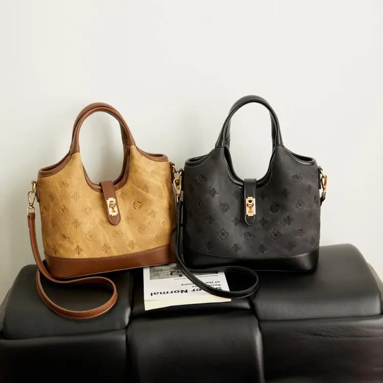 Sleek & Functional Designer Diaper Bag For Women Luxury Leather Tote Elegant Crossbody Bag Stylish Smart