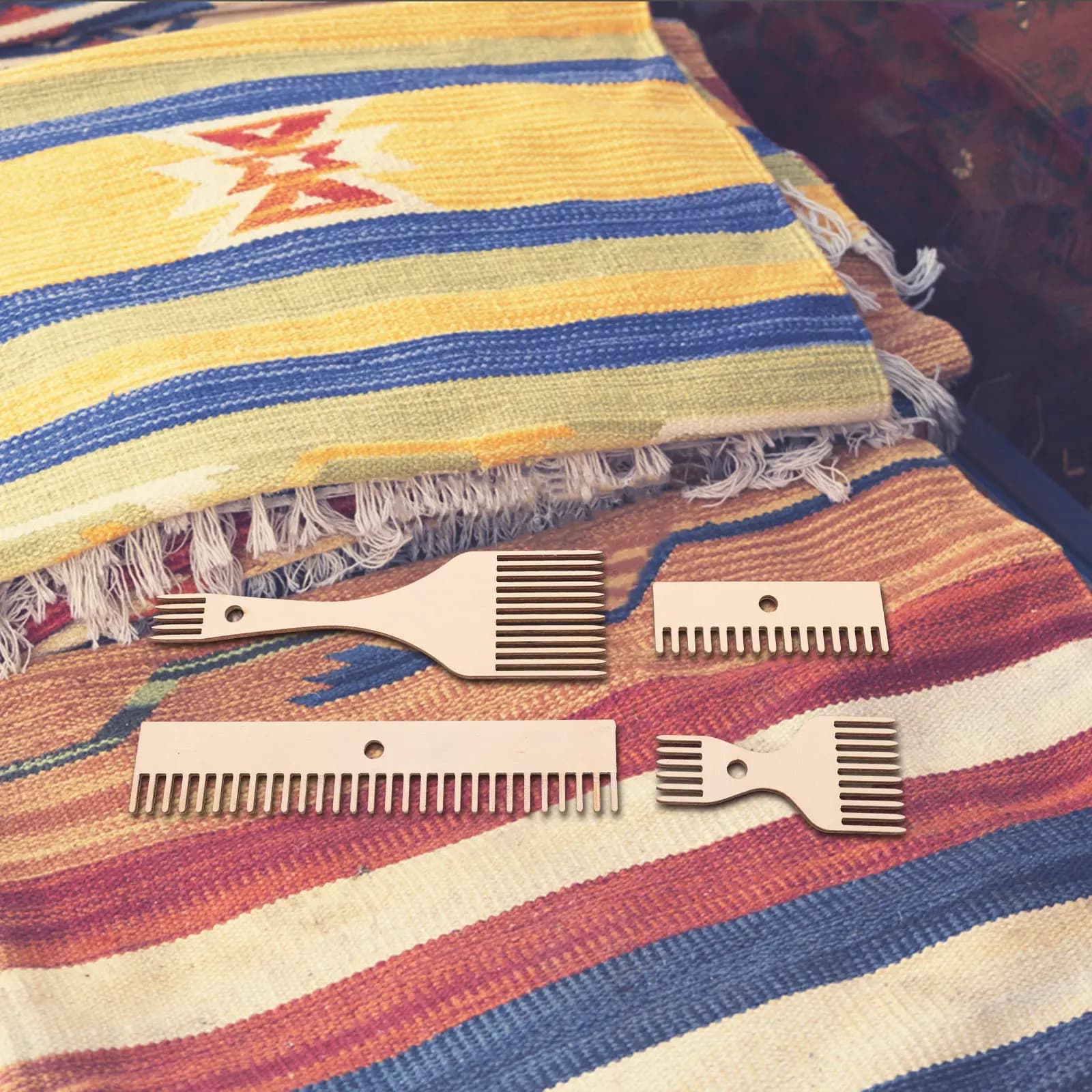 8Pcs Wooden Weaving Loom Comb Double-Ended Smooth Sanded Tapestry Beater Tool for DIY Rug Making Wall Hanging Weaving