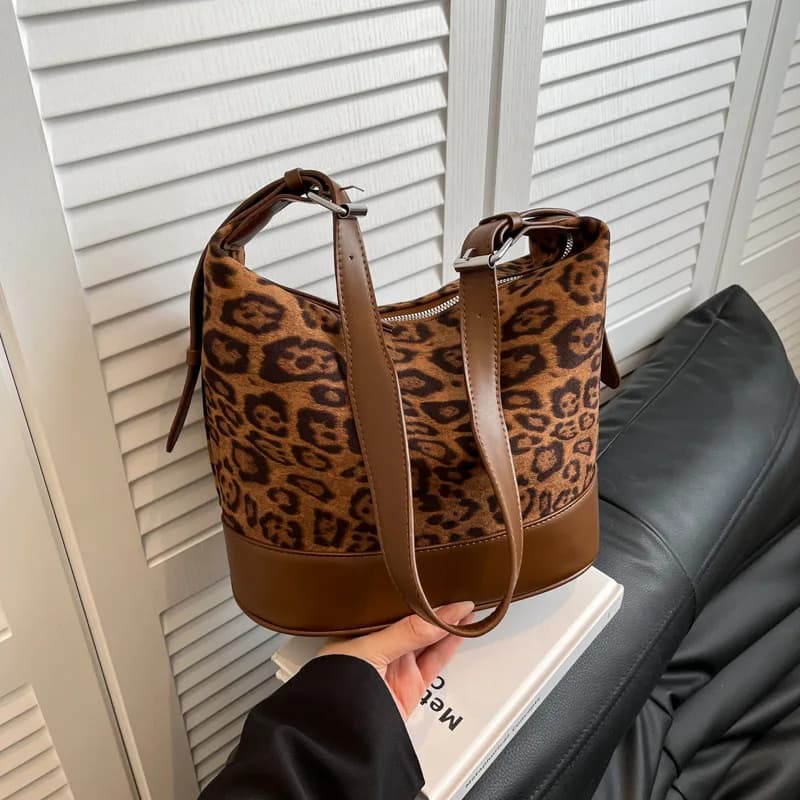 New Splicing Faux Suede Frosted Bucket Handbag for Commuting Fashionable Retro Shoulder Bag Women Casual Versatile Crossbody Bag