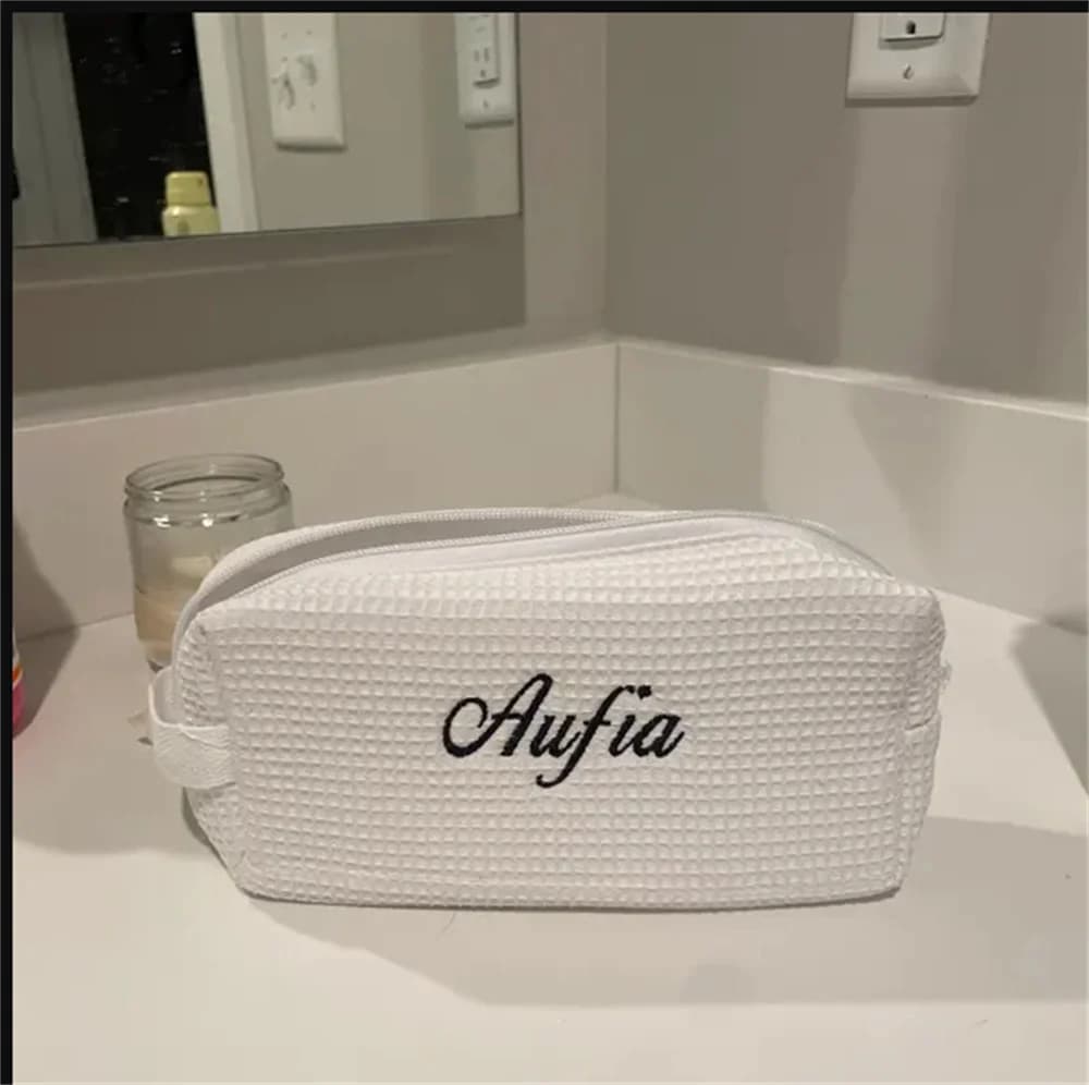 Borsa per cosmetici waffle Nome ricamato personalizzato Borsa da viaggio per donna Borsa per trucco Borsa a mano personalizzata per regalo di compleanno per donna
