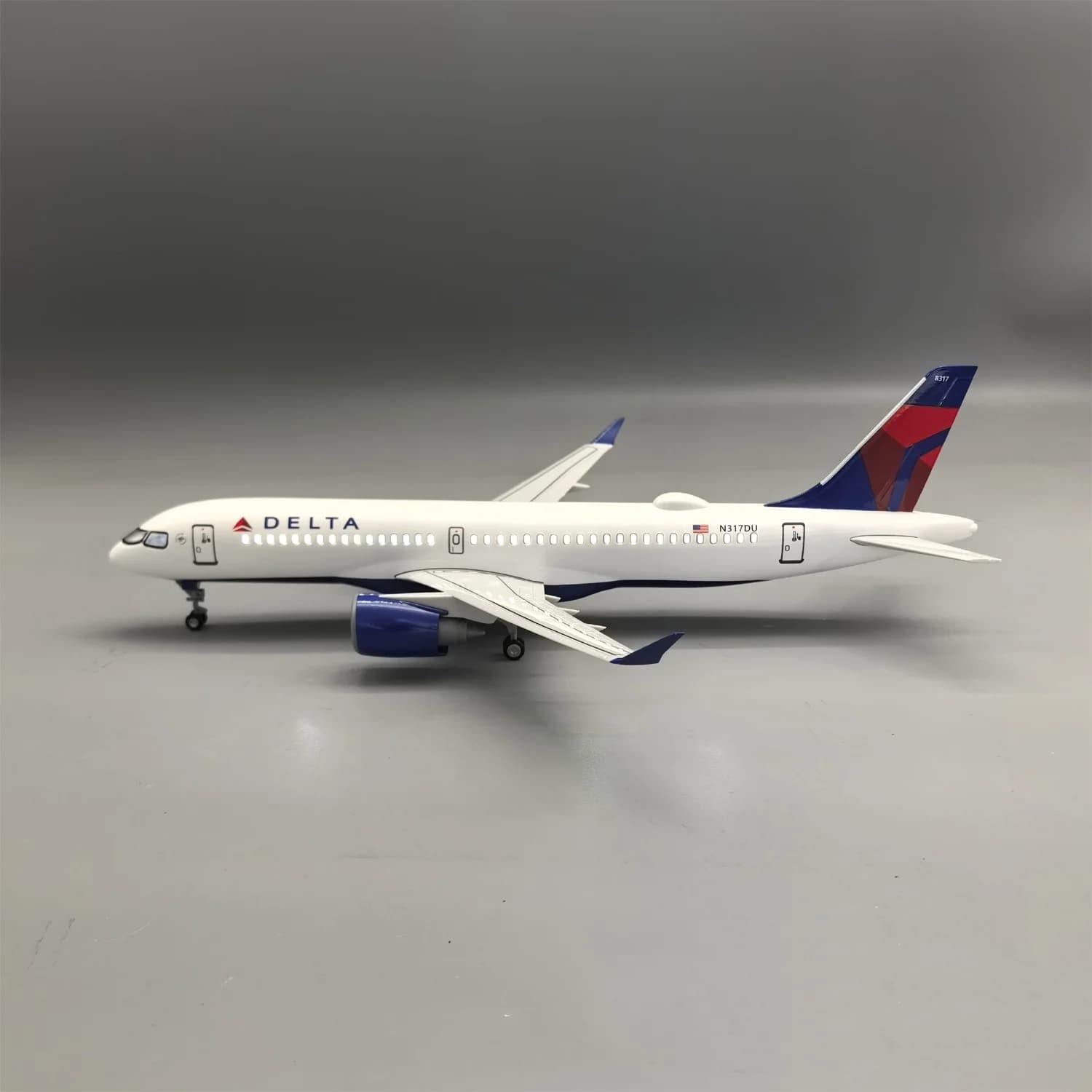 1/100 Scale Delta Air A220-300 Air-bus Plastic Model Airplane Kit Diecast Aircraft With Landing Gear Wheel For Aviation Souvenir