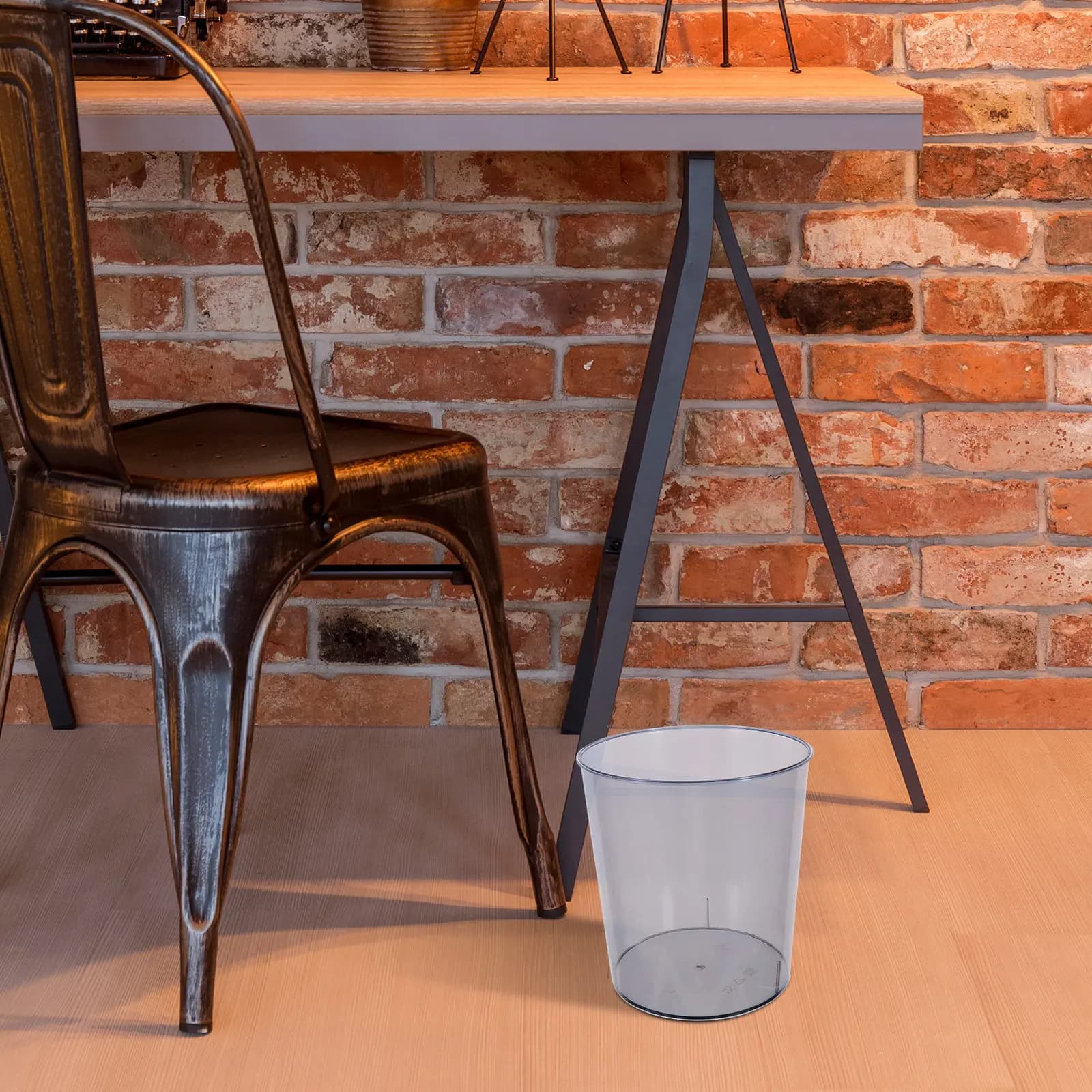Piccolo Cestino in Plastica Rotondo, Mini Contenitore per Rifiuti, per Dormitorio, Ufficio, Camera dei Bambini, Cucina, Dimensioni Compatte 8x7.5 Pollici, Sicuro per Bambini