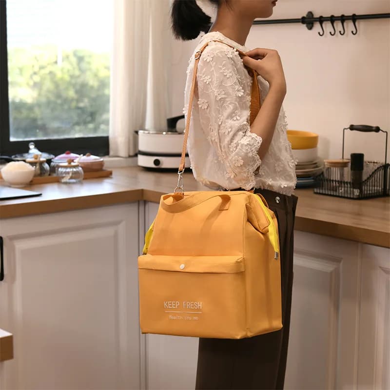 Insulated bag with thick aluminum foil waterproof strap rice meal box large capacity hand-held shoulder strap lunch box bag