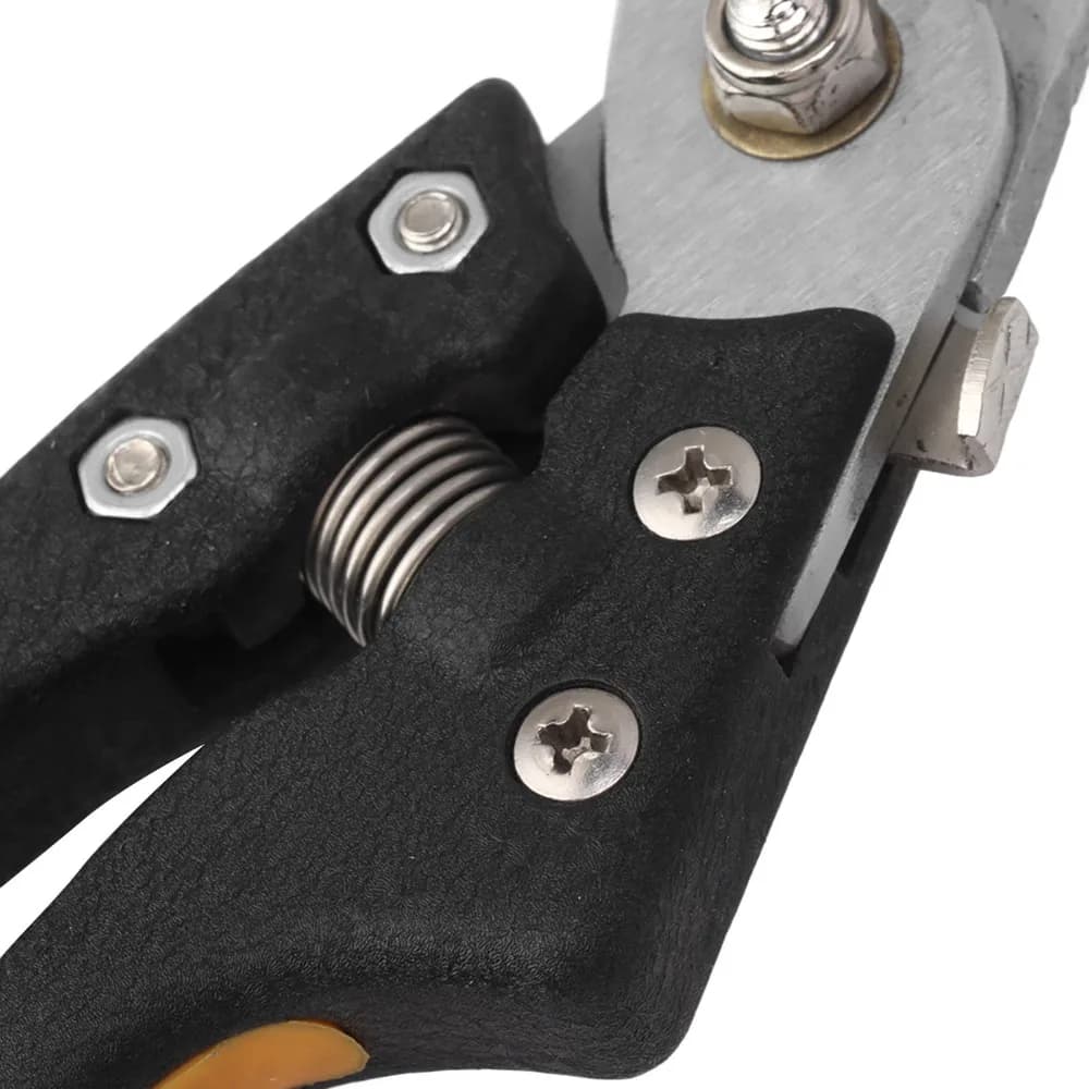 Durable Steel Pruning Shears Sharp Blade Black and Yellow Garden Shears Hand Operated Labor-saving Elbow Garden Clippers