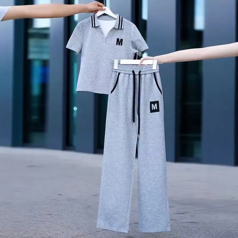 Fashionable New Casual Sportswear Set for Women in Summer Stylish Short Sleeved Slimming Two-piece Set