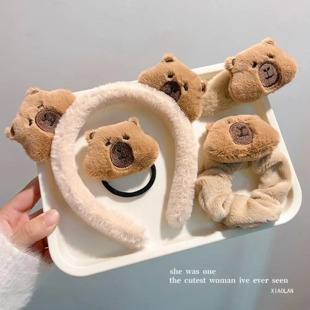 Nuovo cartone animato Capybara accessori per capelli copricapo elastico capelli artiglio Clip Barrette fermaglio per capelli donna