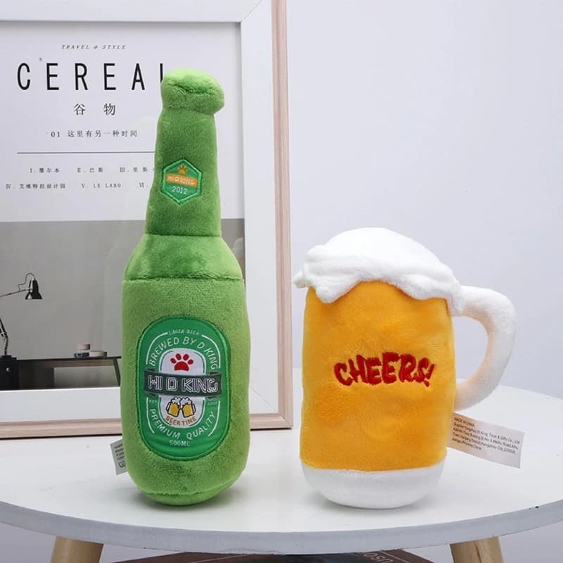 Peluche ripiene bottiglia di birra/tazza cucciolo di cane giocattolo da masticare cane morbido giocattoli di peluche striduli regali per cani carini per cani compleanno