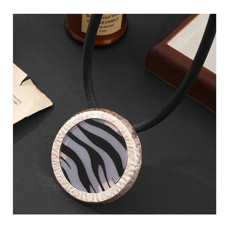 Women's Collarbone Chain Round Pendant Geometric Fashion Trend Necklace Jewelry