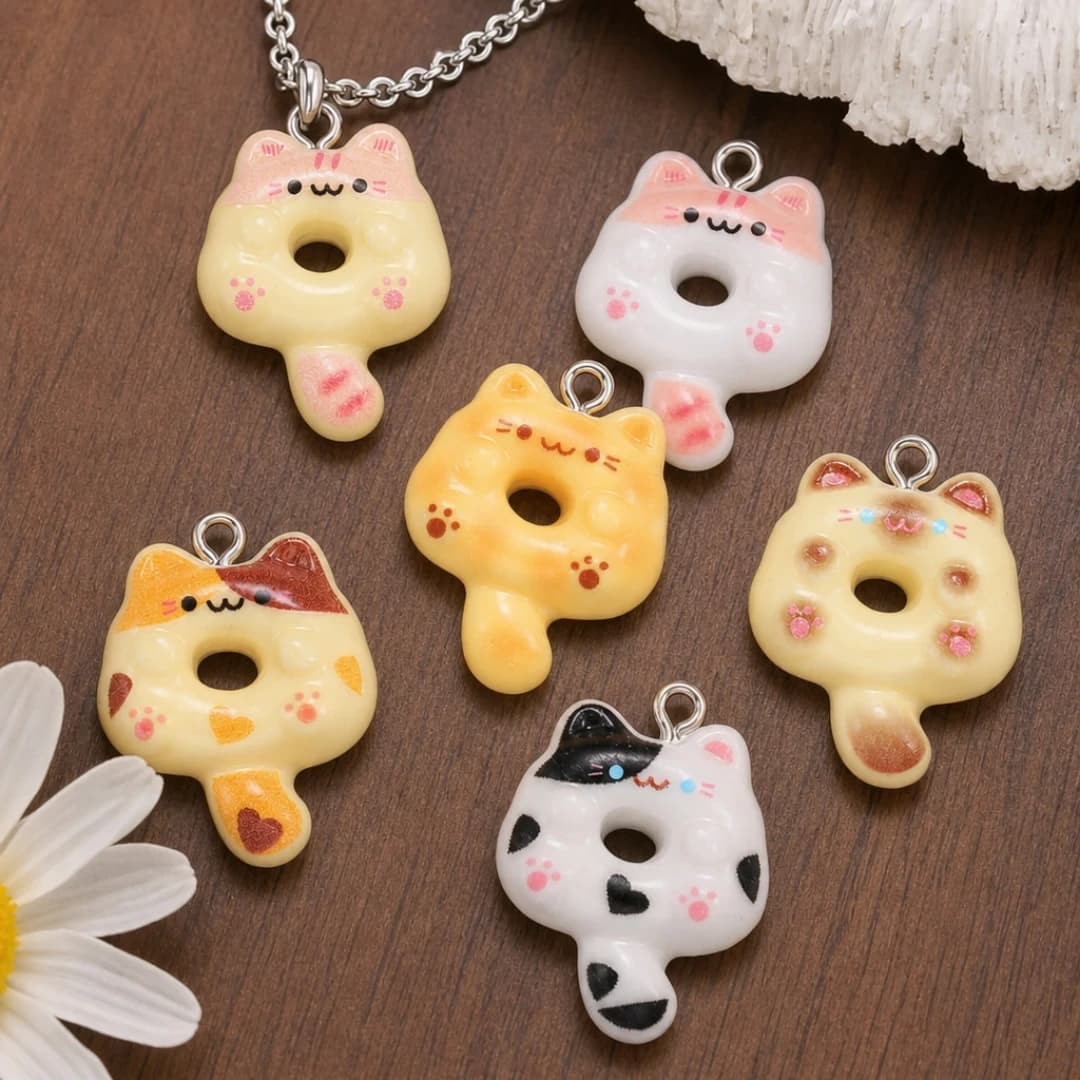 10 Pezzi Ciondoli in Resina a Forma di Gatto Kawaii, Simpatici Animali Gattini per Orecchini, Portachiavi, Creazione Gioielli Fai da Te, Accessori Artigianali, Confezione Bulk