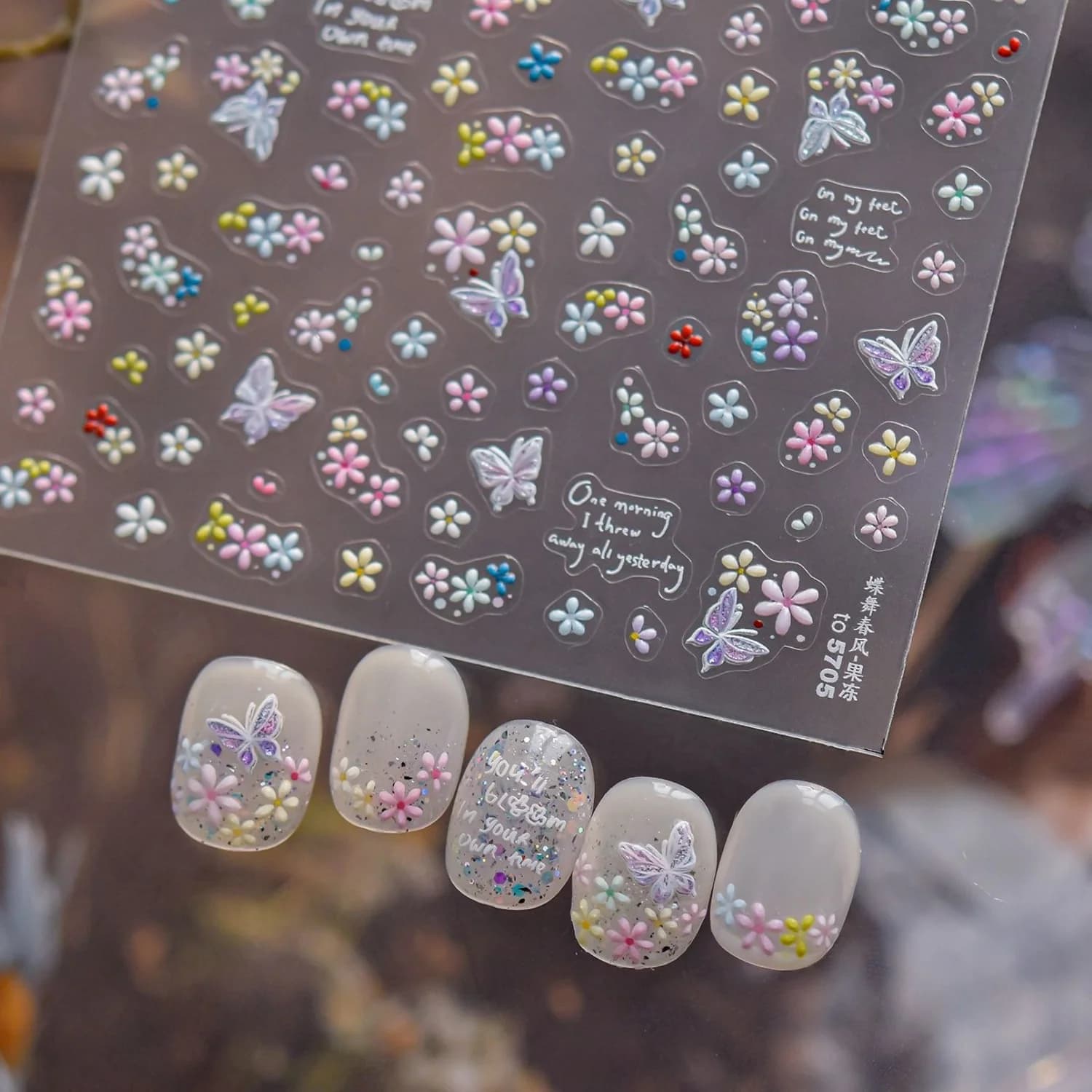 Adesivi per Unghie 5D Olografici con Farfalle e Fiori, Decorazioni Primaverili Pastello, Transfer Floreali Selvatici, Decalcomanie Autoadesive per Manicure