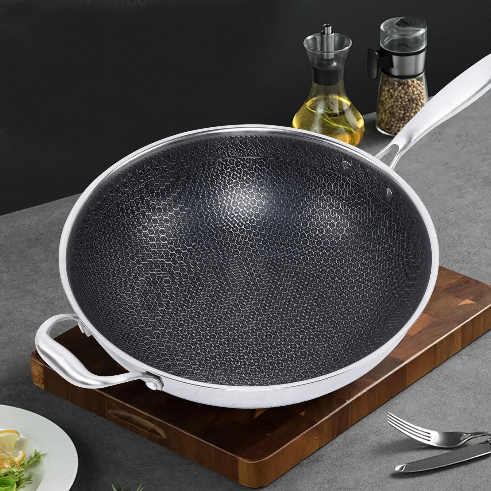 Wok honeycomb pan with double-sided stainless steel non-stick screen Chinese cast iron kitchen pan 34 cm