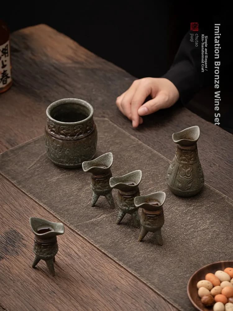 Boccale da Birra Tradizionale Cinese in Bronzo Anticato a Sei Gambe, Stile Vintage, Simulazione di Utensile Antico per Bere Vino