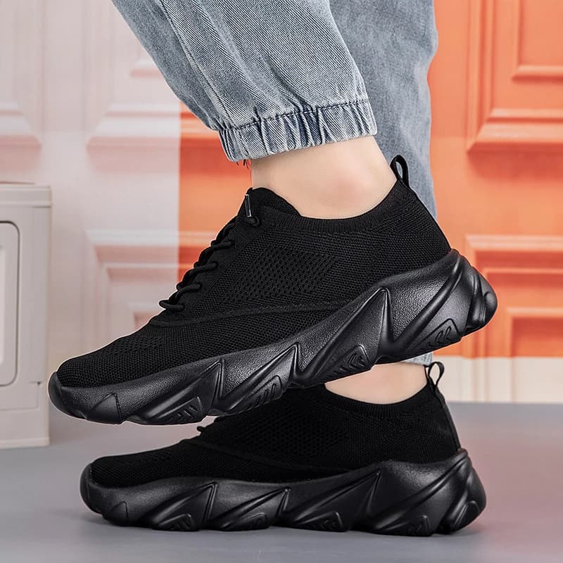 Scarpe da uomo Four Seasons nuove, modello Flying Weaving, leggere, traspiranti, casual, sportive, con suola morbida, per corsa all'aperto.