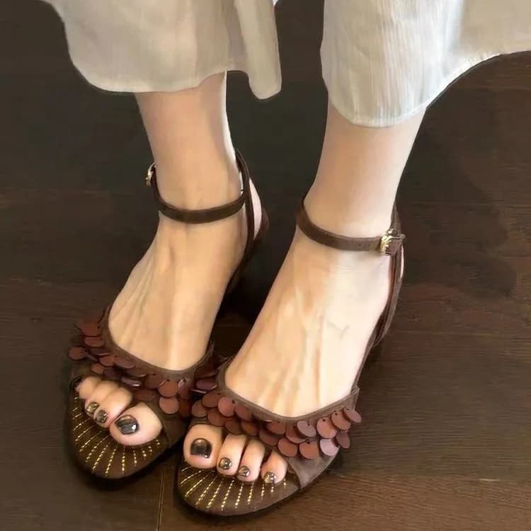 Summer New Women's Slippers Pearl Embroidered Stiletto Heels Flip Flops Wearing Low Heels Vintage Female Sandals