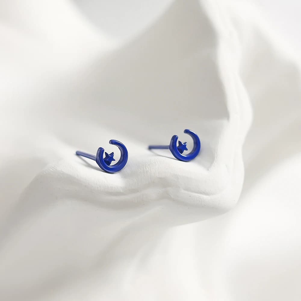 Nuovo materiale bioceramico stella luna mini orecchini a bottone per le donne festa prevenzione delle allergie piercing foro per l'orecchio gioielli di moda