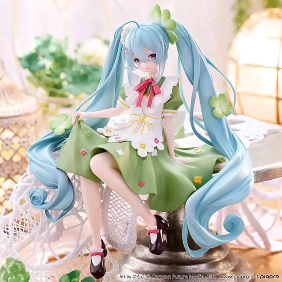 Anime Hatsune Miku 15cm Noodle Stopper Clover Ver. Figurina in PVC per Decorazione Scrivania, Modellino Kawaii da Collezione per Bambini, Giocattolo Regalo