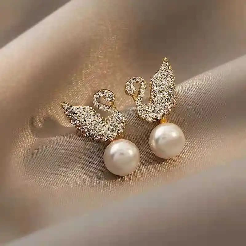 Orecchini di cigno di cristallo di cristallo dell'ago d'argento di lusso per le donne Moda coreano classico animale orecchino di perla gioielli 2025 regalo di tendenza