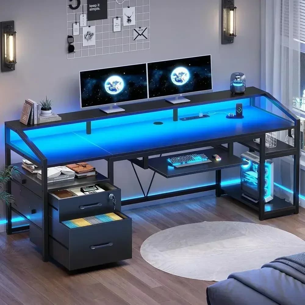 Scrivania Nera da 63 Pollici con Cassetti Bloccabili, Luci LED, Presa di Corrente e Spazio di Archiviazione per Ufficio Domestico o Gaming