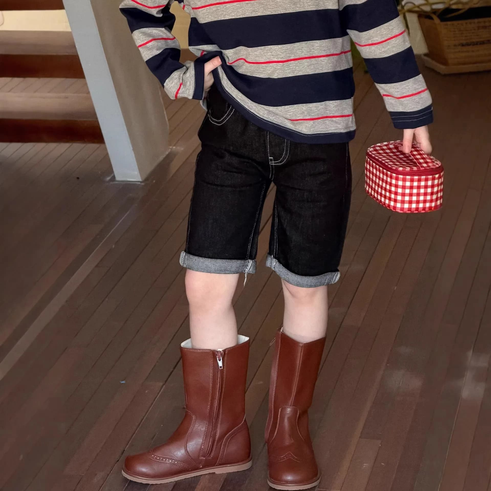 Jeans per Bambine Primavera 2026, Nuovi Pantaloncini in Denim alla Moda con Bordo Ondulato, Shorts Elasticizzati Slim per Bambini