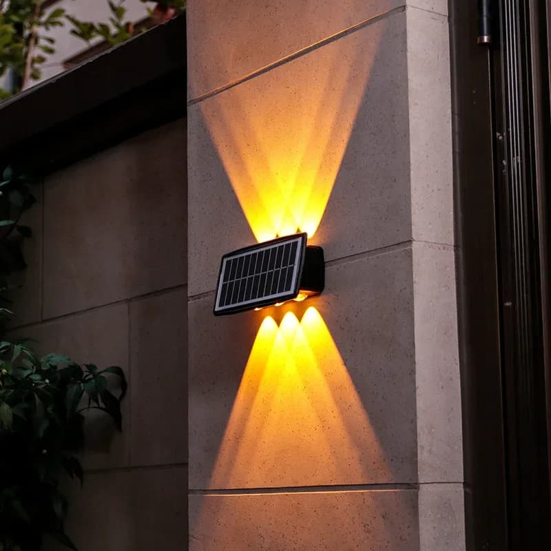 Lampada da parete a LED a luce solare per esterni Decorazione da giardino Lampada da parete ad alta luminosità su e giù Illuminazione luminosa Lampada a LED solare per esterni