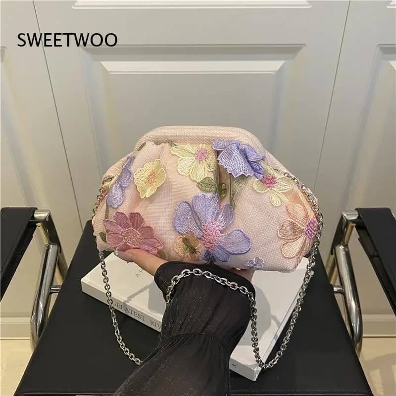 Women Pink Floral Embroidered Kiss Lock Clutch Bag with Silver Chain Strap Vintage Style Crossbody Purse for Party