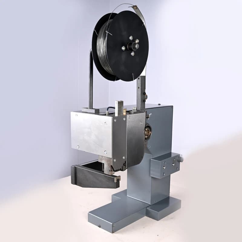 Efficiente 150 graffette/min Pin verticale orizzontale Opzione 1-3,5 mm Cucitrice automatica per scatole di cavi in cartone