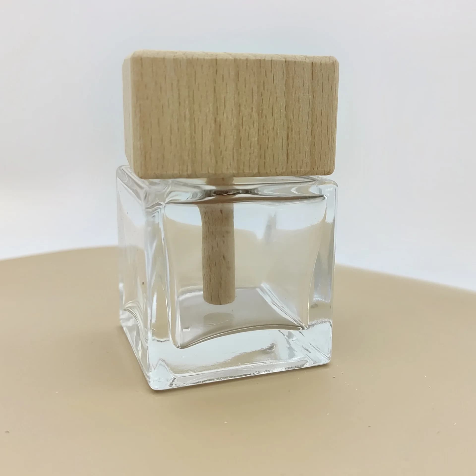 50ml Clear Glass Fragrance Diffuser Bottles with Wooden Cap Empty Refillable Jars Essential Oils Containers Perfume Bottle