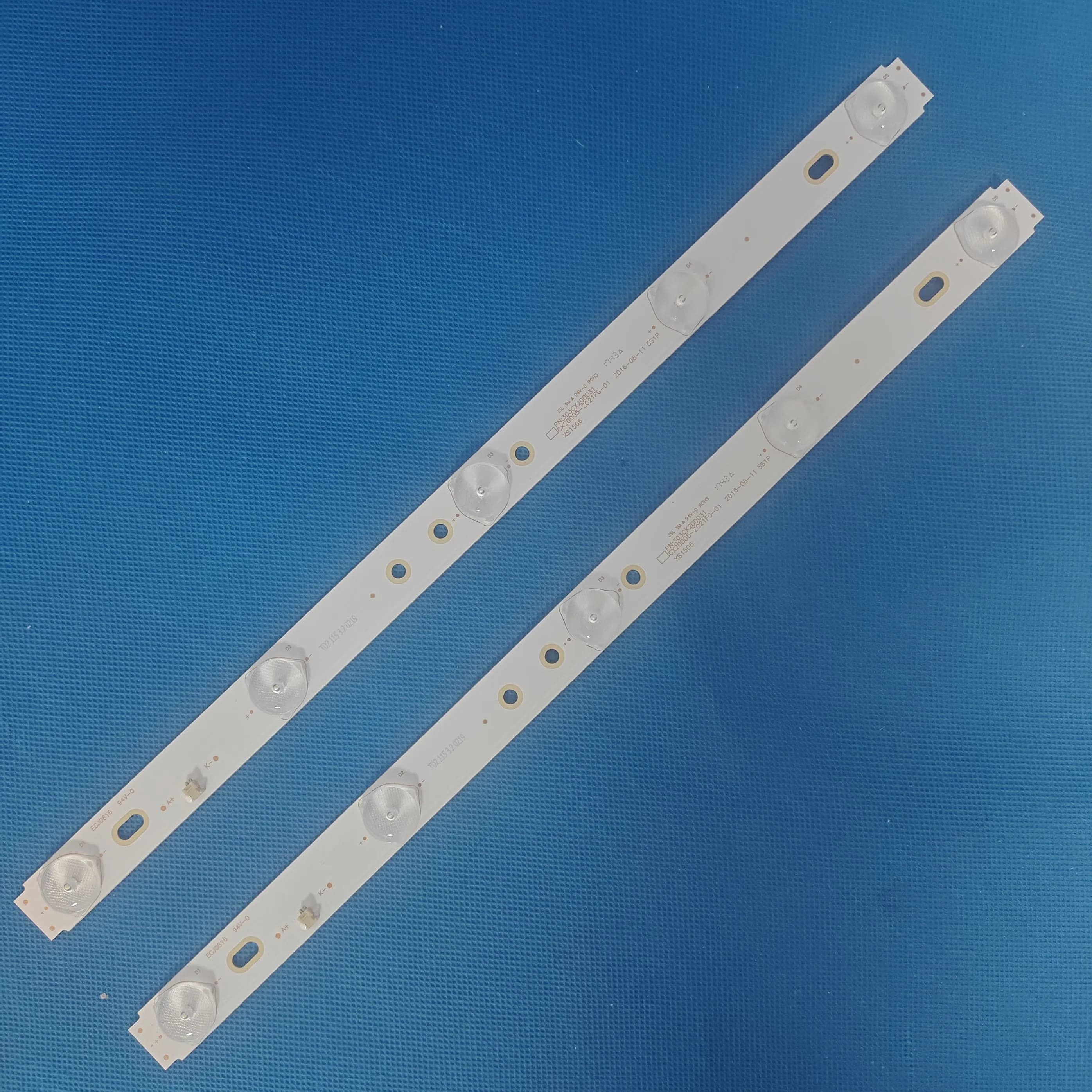 Striscia di retroilluminazione a LED per Dexp H20D7100E H20D7100E/W H20D7200E 20LEM-1026/T2C CX20D05-ZC21FG-01 303X200031 CX195DLEDM MS-L1335 V2
