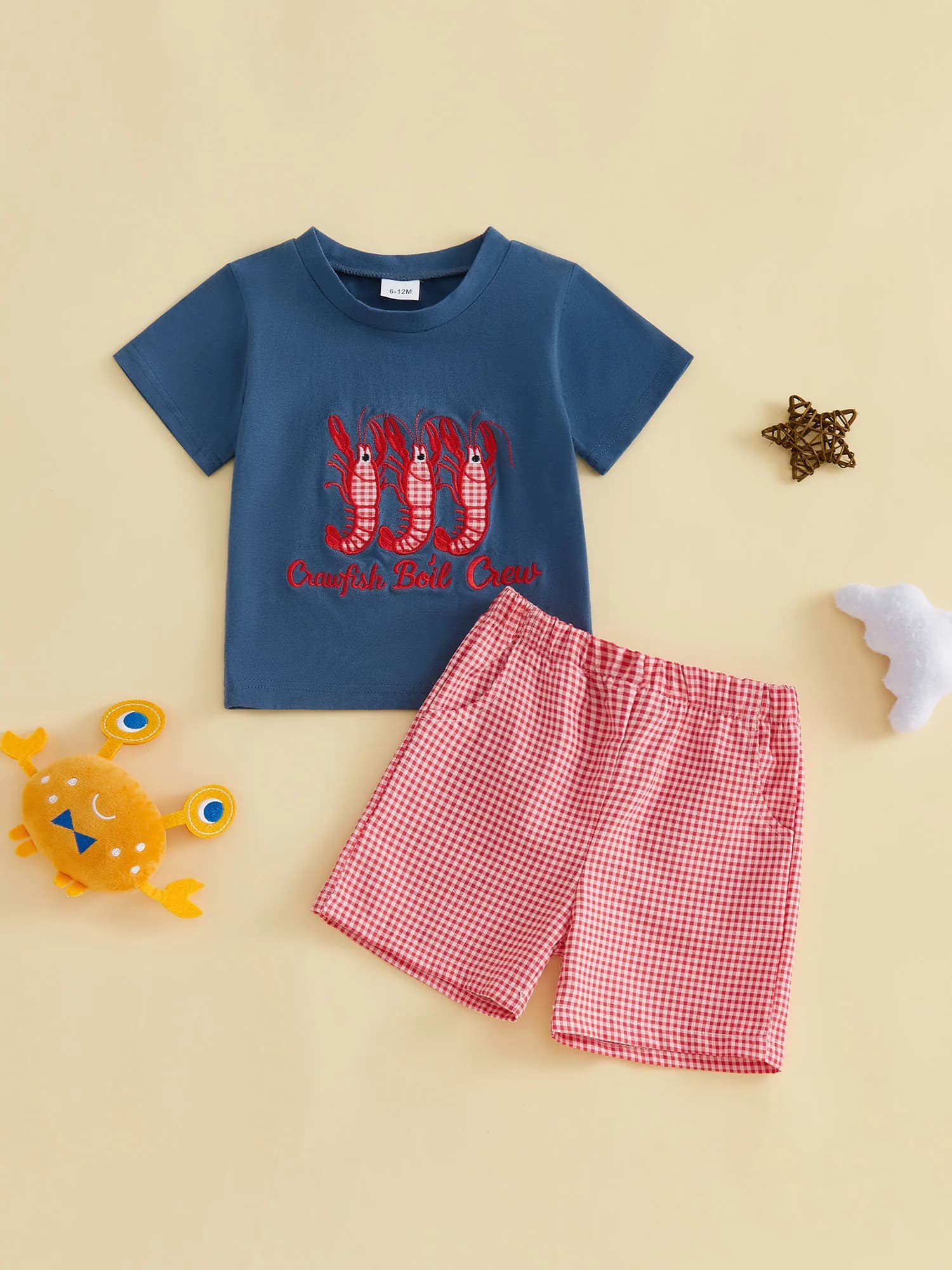 Adorabile completo estivo per neonati, elegante maglietta con applicazione a forma di granchio abbinata a pantaloncini a quadretti per un grazioso ensemble in 2 pezzi