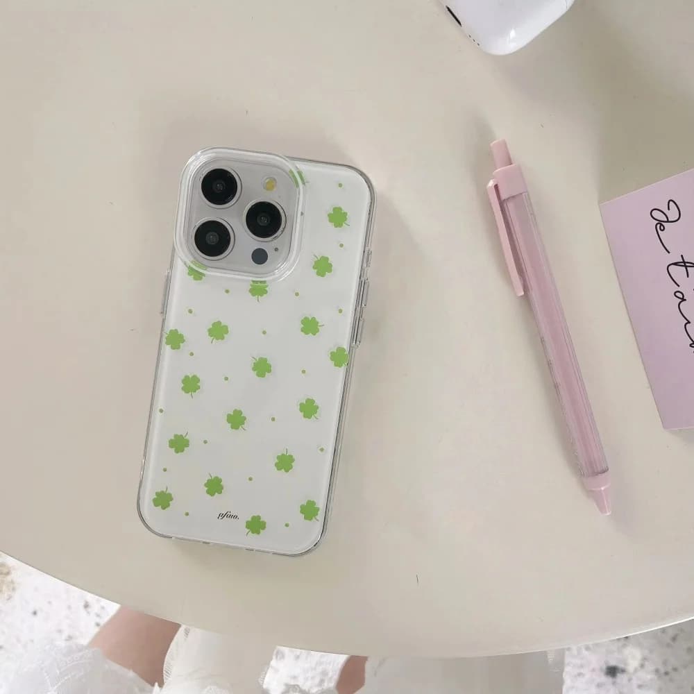 Cover per iPhone 17 Air 16 Pro Max 15 14 Plus 13 12 11 a schermo intero con quadrifoglio portafortuna, in silicone antiurto