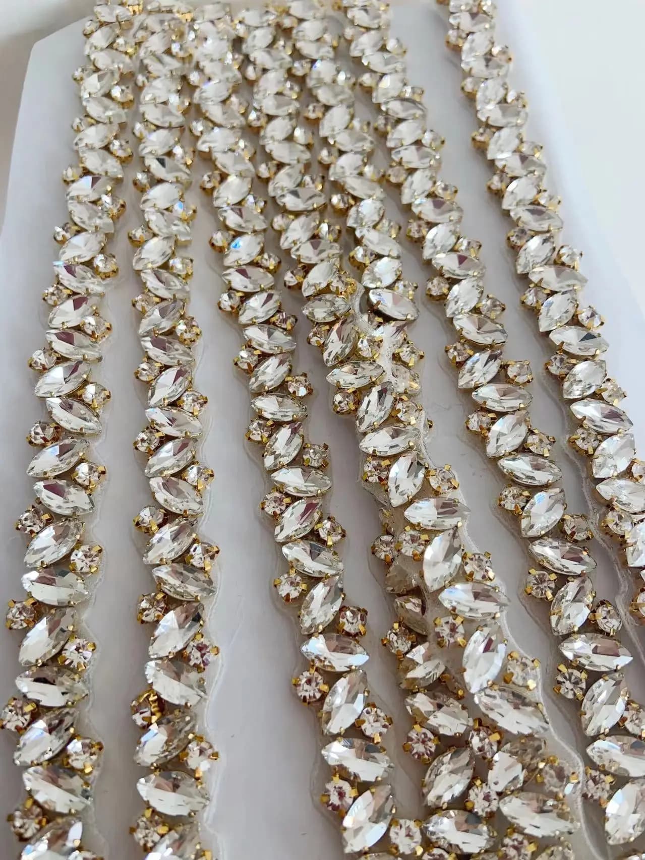 Cintura Sottile con Perline di Cristallo Dorate e Strass di Lusso per Bouquet, Abito da Sposa, Accessori per Costumi da Ballo