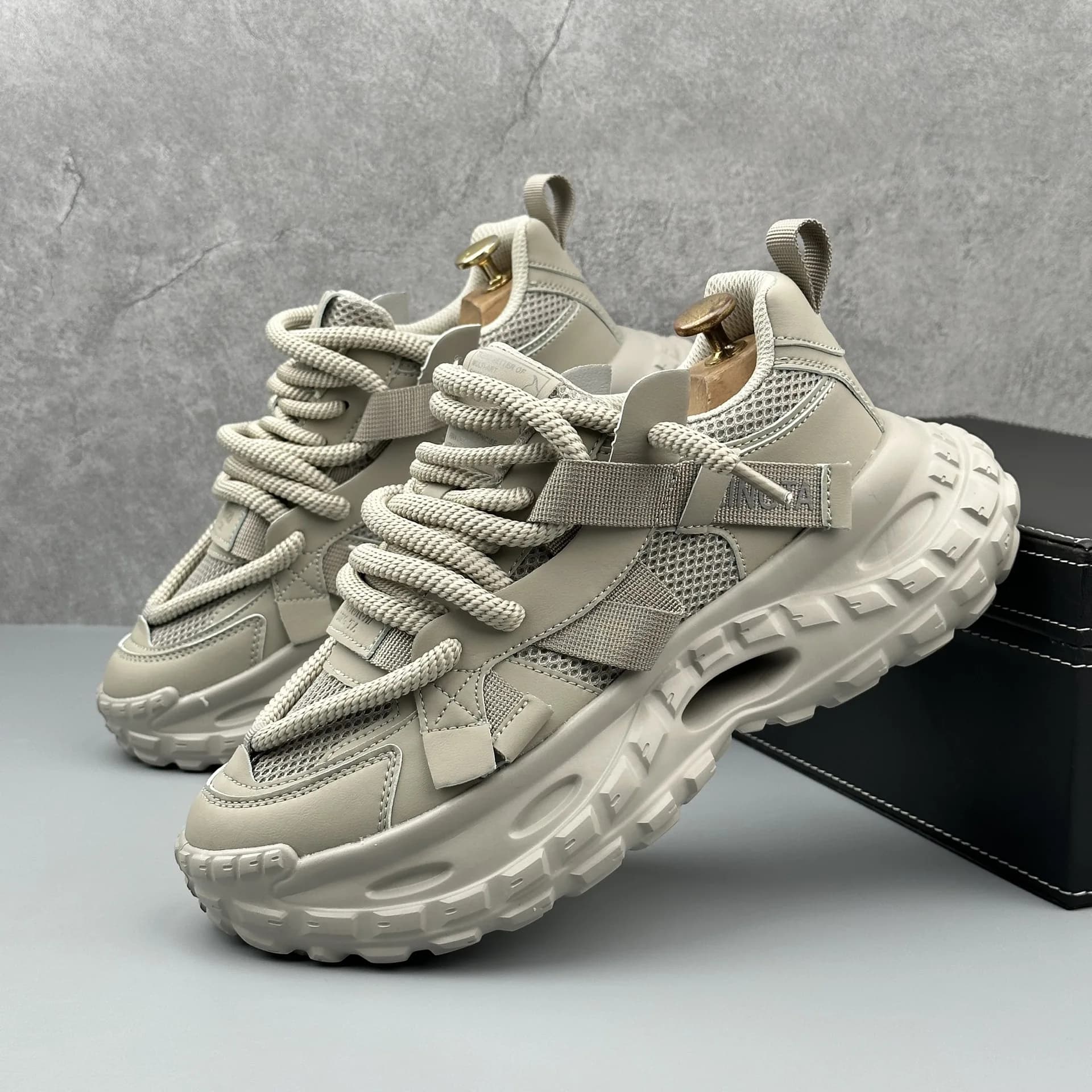 Casual Thick Bottom Dad Sports Shoes Men's Autumn Winter New Style Sporty Comfortable Mesh Lined Heightening round Toe Shoes