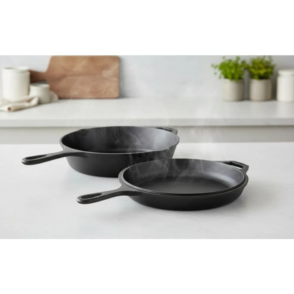 Combined 3.2 litre cast iron cooker with 10.25 inch pan - Safe for oven, stove and grill - Perfect for home chefs and camping