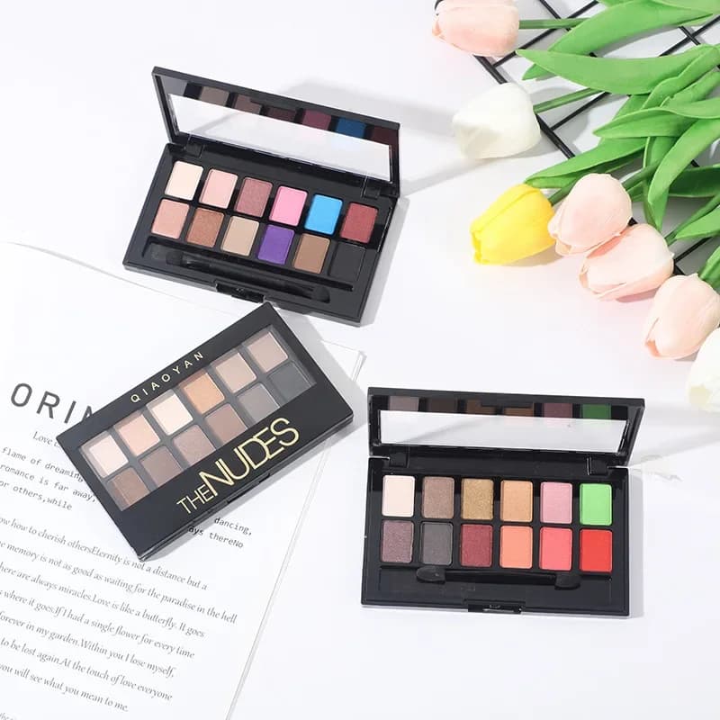 Palette di ombretti nudi a 12 colori Toni neutri Opachi e luccicanti Trucco sfumabile a lunga durata per principianti e professionisti