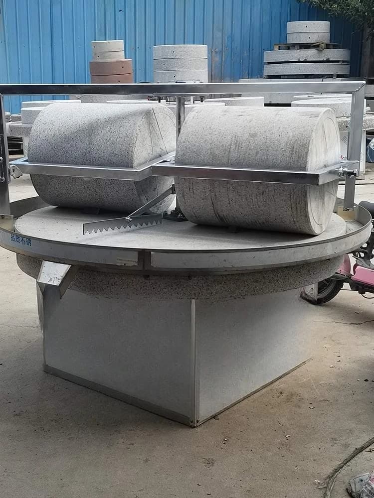 Large commercial electric stone mill, double weight stone plate with chilli grinding surface for mile peeling