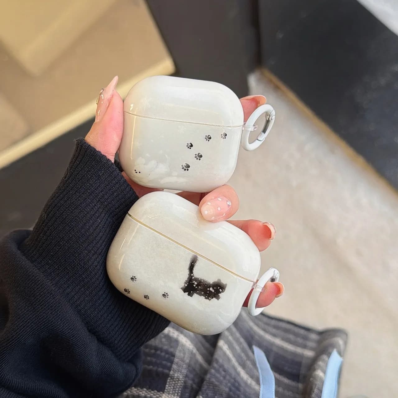 Custodia per auricolari lucida con motivo simpatico gatto nero PAWS per AirPods Pro 2 3 4 Pro3 Custodia protettiva per scatola di ricarica Bluetooth senza fili