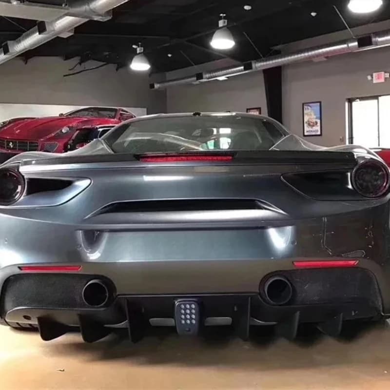 High Quality Dry Carbon Fiber Exterior Body Accessories Fit 488 GTB Spider Rear Diffuser Front Bumper Side Skirt Spoile