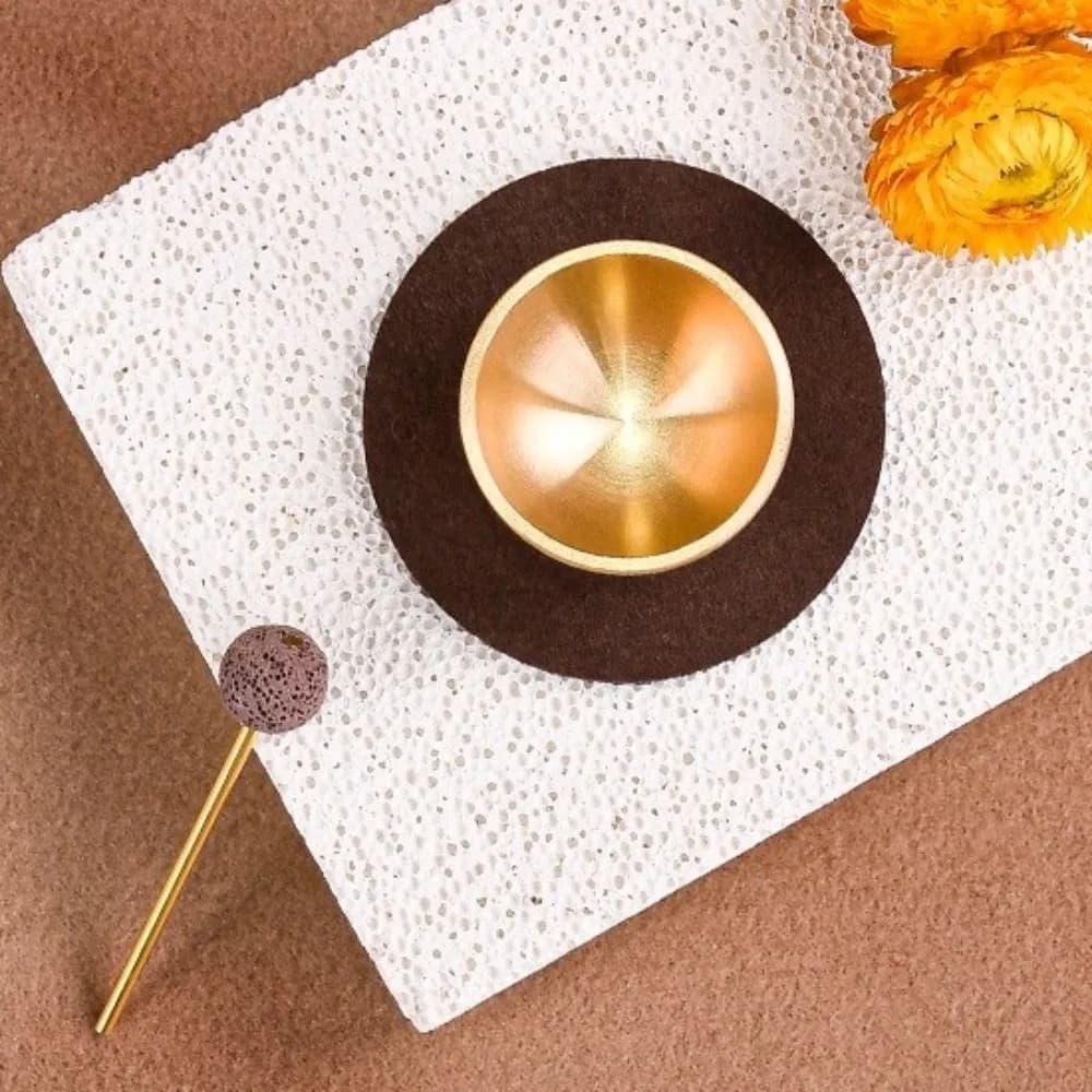 Portable Mini Singing Bowl Metal Sound Handmade Essential Oil Diffuser Copper with Striker Meditation Bowl Home Decoration