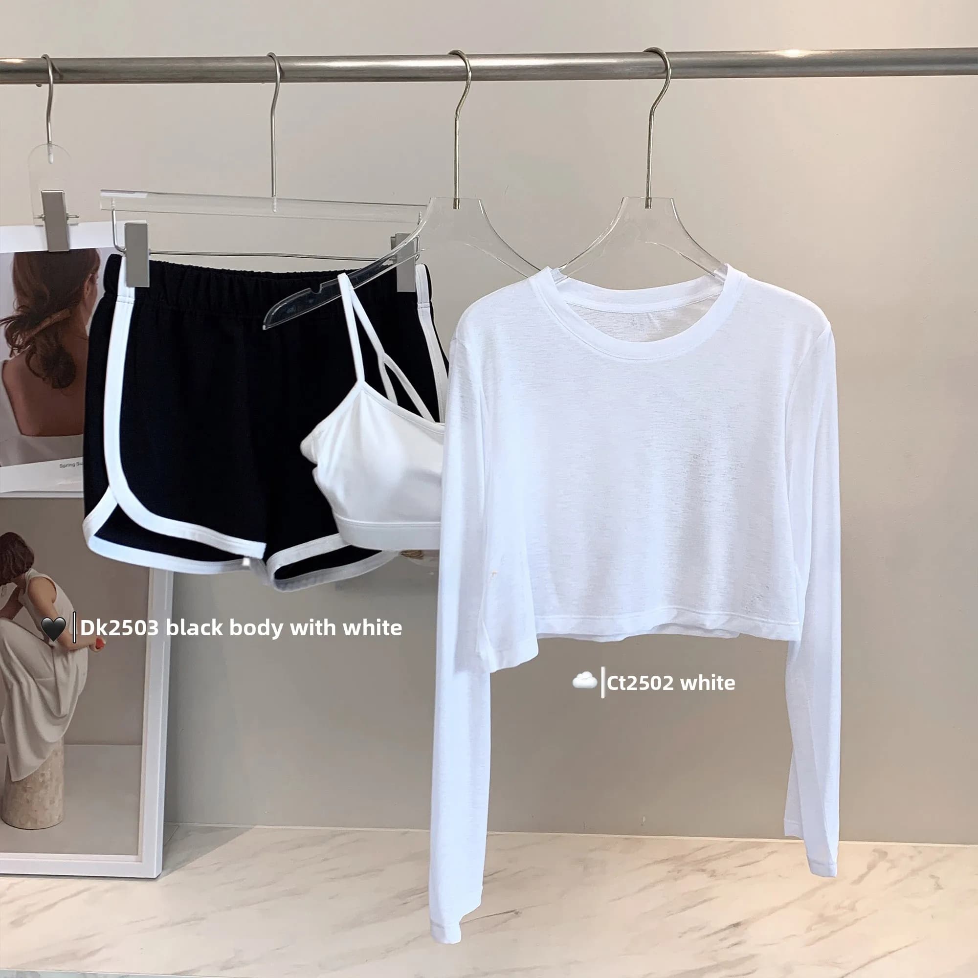 Set Fitness Comodo e Alla Moda per Donne, Traspirante, con Copricostume, Pantaloncini Yoga con Schiena Scoperta, Abbigliamento Sportivo a Vita Alta, Tre Pezzi