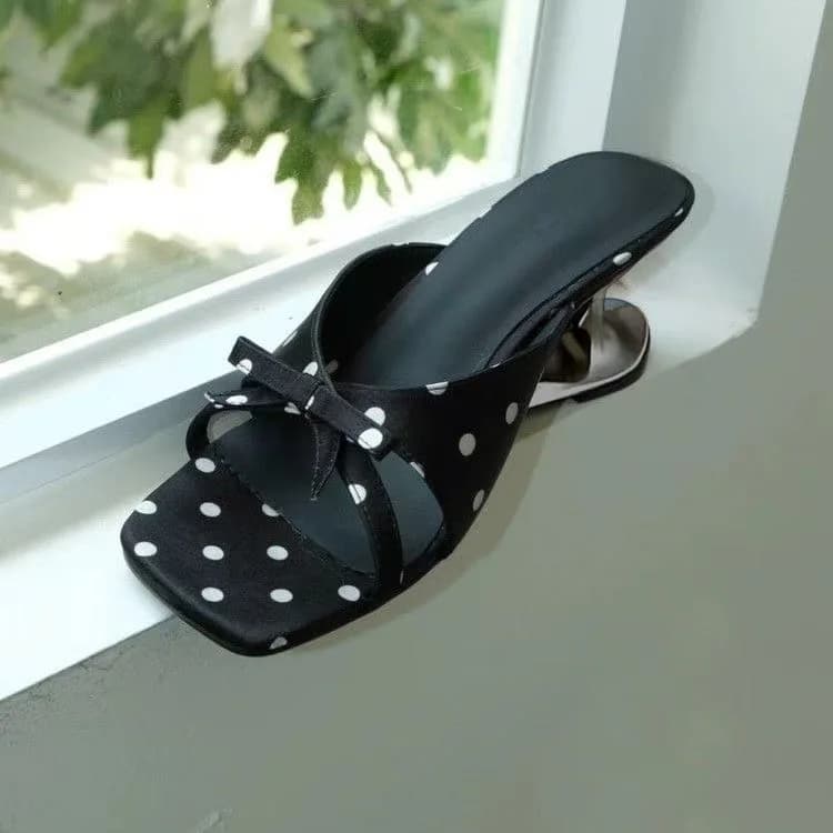 Polka Dot Bow Tie Slippers Women's Summer 2026 New Outdoor Wear Toe Open Personality Medium Heel Special Cool Sandals