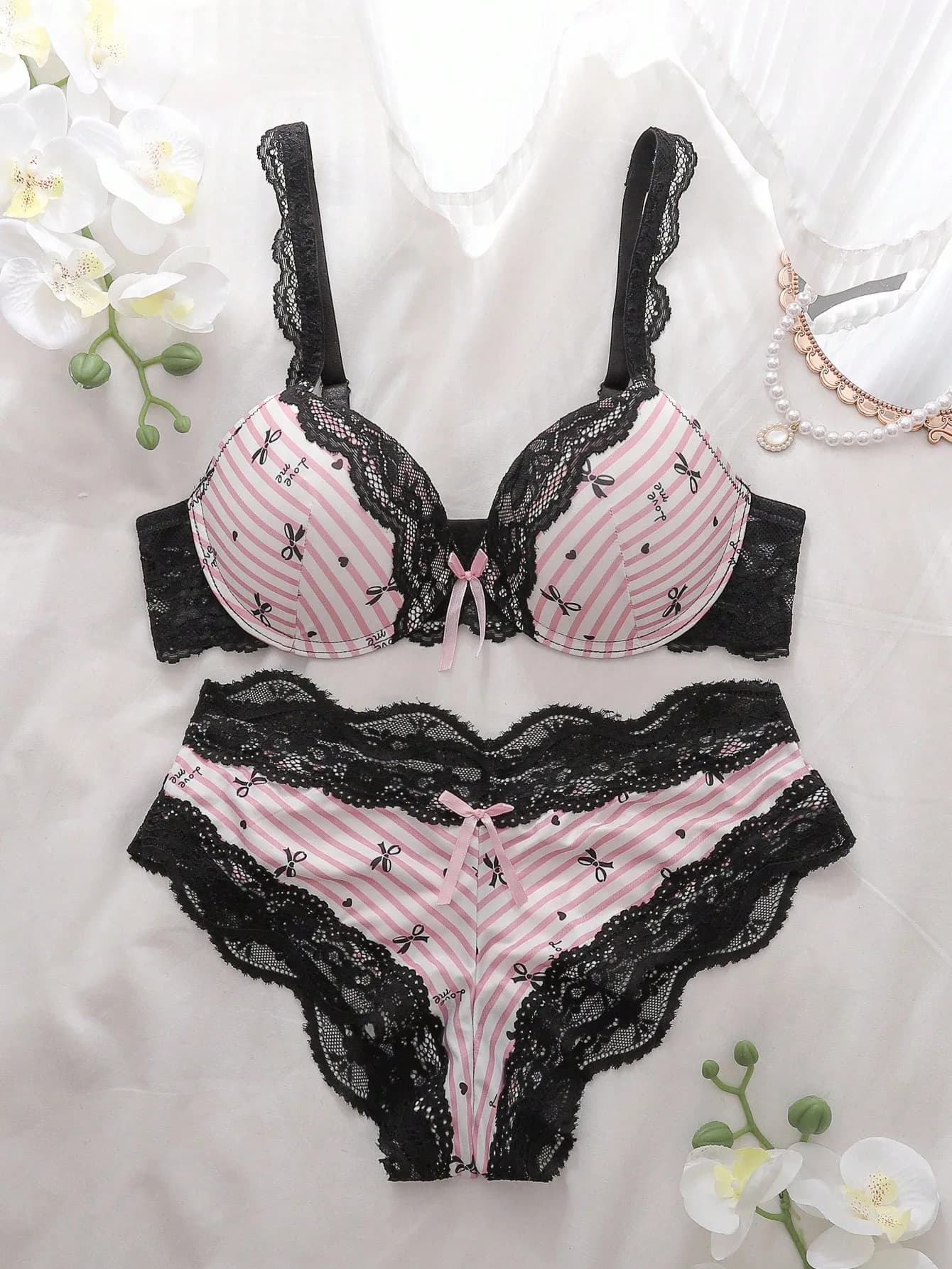Set Bra and Mutandine with Pizzo a Righe Rosa e Bianche e Detail Fiocco