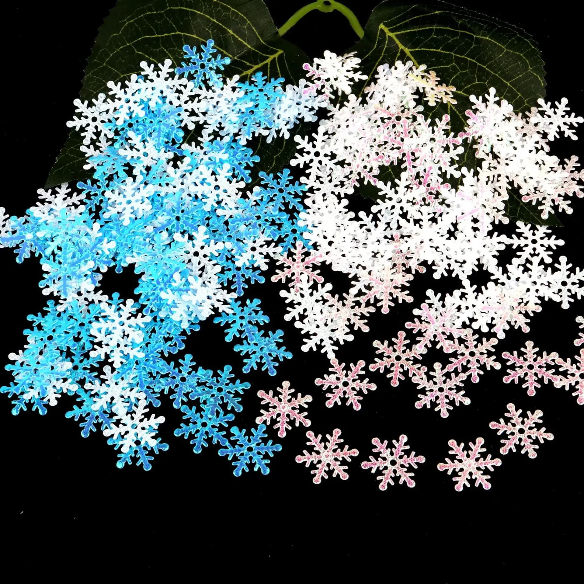 300 pezzi 2 cm fiocchi di neve di Natale coriandoli ornamenti per l'albero di Natale decorazioni natalizie per la casa forniture per decorazioni per torte per feste invernali