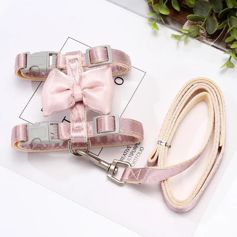 Imbracatura e guinzaglio per gatti Imbracatura bling di dimensioni regolabili con finiture per arco e corda per guinzaglio per tenere fuori rompere passeggiate per gatti libere