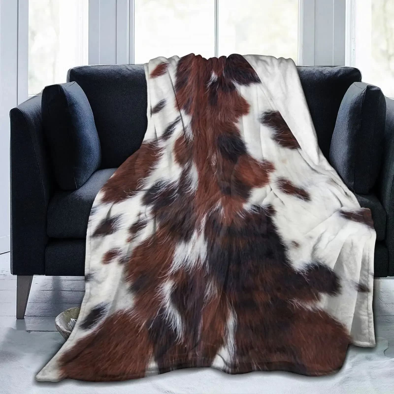 Coperta da tiro in pelle bovina con stampa mucca per tutte le stagioni coperta di flanella morbida e leggera marrone calda per divano letto, regali per amico