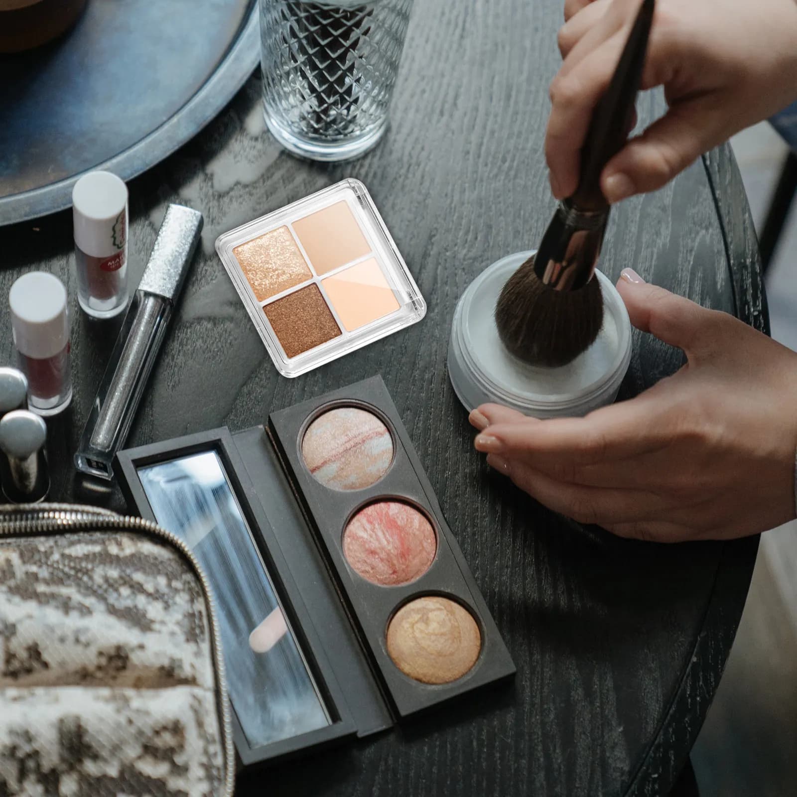 Set di 2 Scatole Vuote per Ombretti con 4 Scomparti, Palette Ricaricabile per Ombretti da Donna, Organizzazione Trucco Fai-da-Te alla Moda