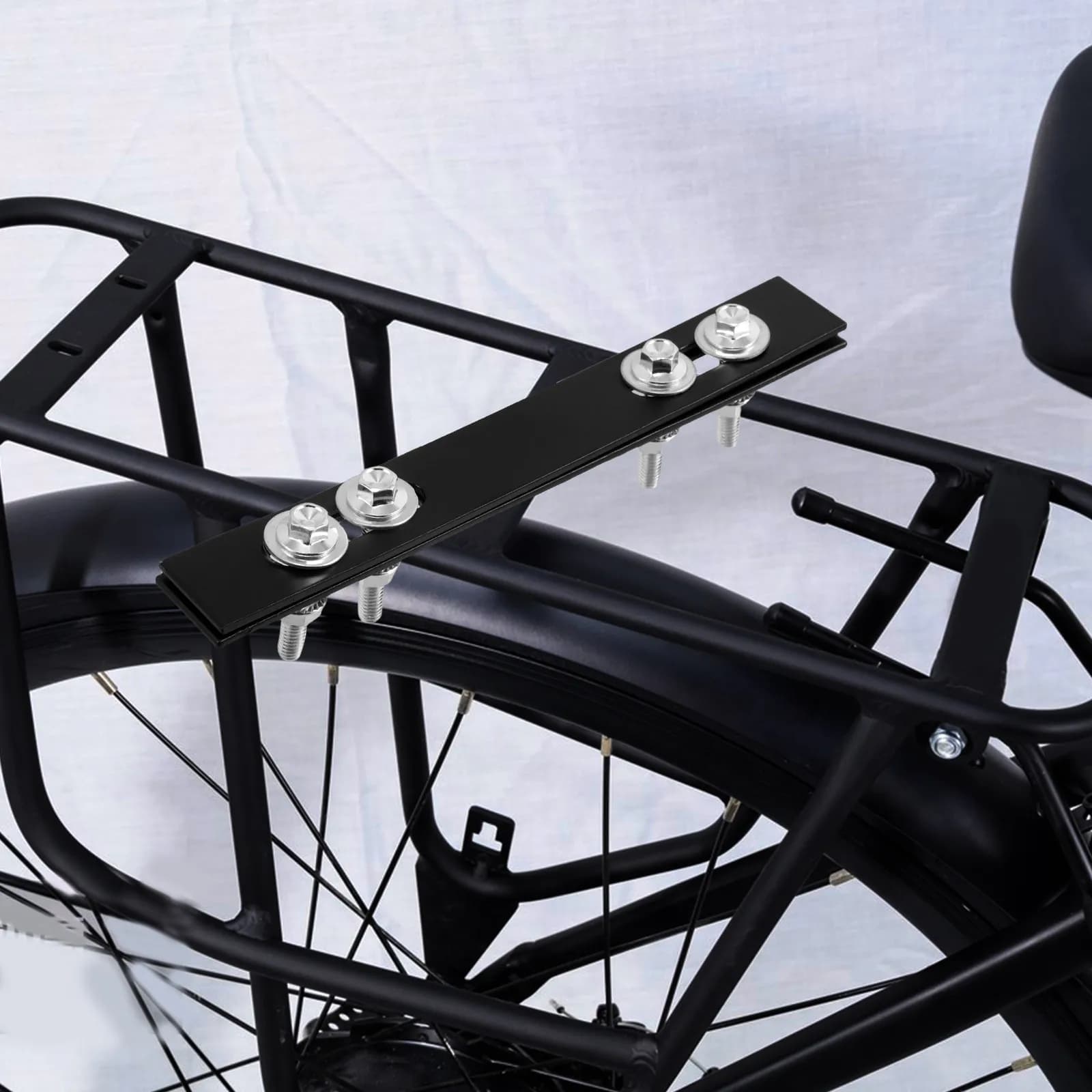 2 Pezzi Clip per Portapacchi Posteriore per Bici Elettrica, Bicicletta, Moto - Supporto per Bauletto, Spazio di Stoccaggio Migliorato, Robusto e Affidabile