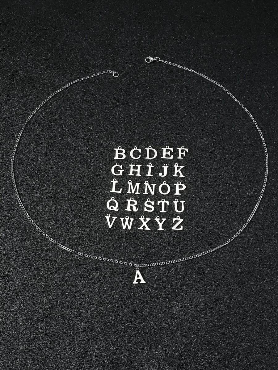Collana con ciondolo a forma di lettera dell'alfabeto personalizzata per adulti da indossare ogni giorno